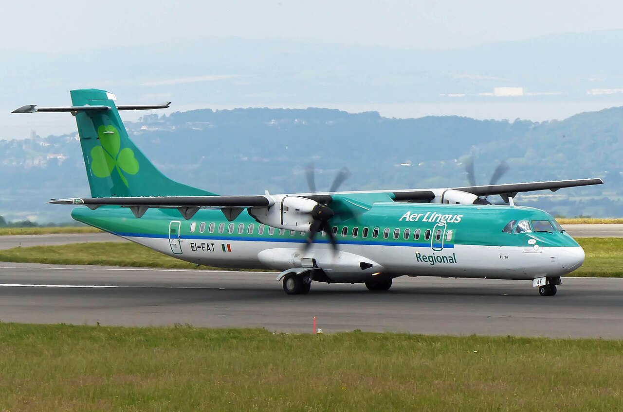 Commercial ATR 72-600 regional turboprop aircraft
